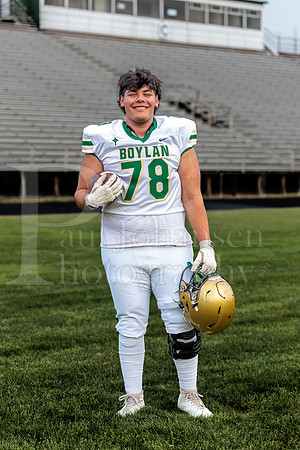 Boylan Varsity Senior Banner Shoot 8-4-2026-0471
