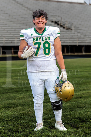 Boylan Varsity Senior Banner Shoot 8-4-2026-0473