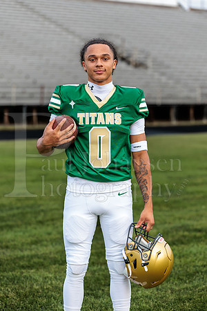 Boylan Varsity Senior Banner Shoot 8-4-2026-0512