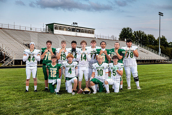 Boylan Varsity Senior Banner Shoot 8-4-2026-0560
