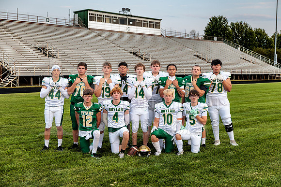 Boylan Varsity Senior Banner Shoot 8-4-2026-0563