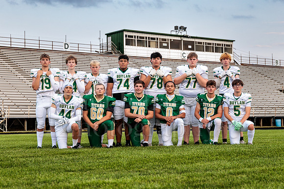 Boylan Varsity Senior Banner Shoot 8-4-2026-0587