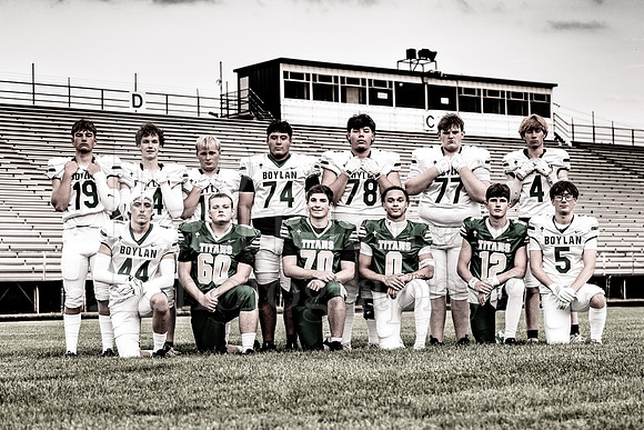 Boylan Varsity Senior Banner Shoot 8-4-2026-0588
