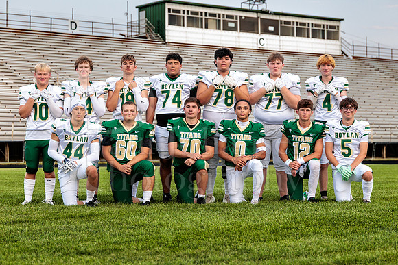 Boylan Varsity Senior Banner Shoot 8-4-2026-0595