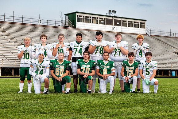 Boylan Varsity Senior Banner Shoot 8-4-2026-0592