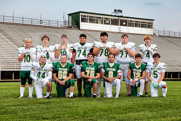 Boylan Varsity Senior Banner Shoot 8-4-2026-0593