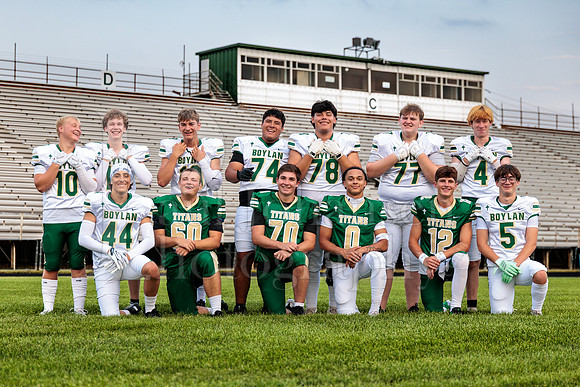 Boylan Varsity Senior Banner Shoot 8-4-2026-0598