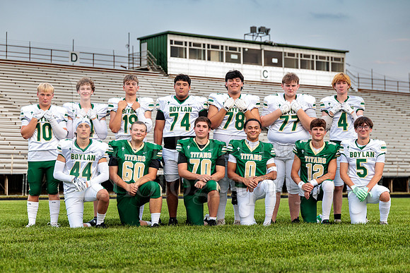 Boylan Varsity Senior Banner Shoot 8-4-2026-0605
