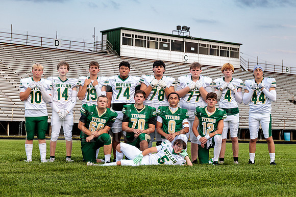 Boylan Varsity Senior Banner Shoot 8-4-2026-0610