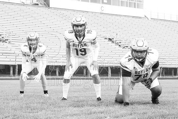 Boylan Varsity Senior Banner Shoot 8-4-2026-0680