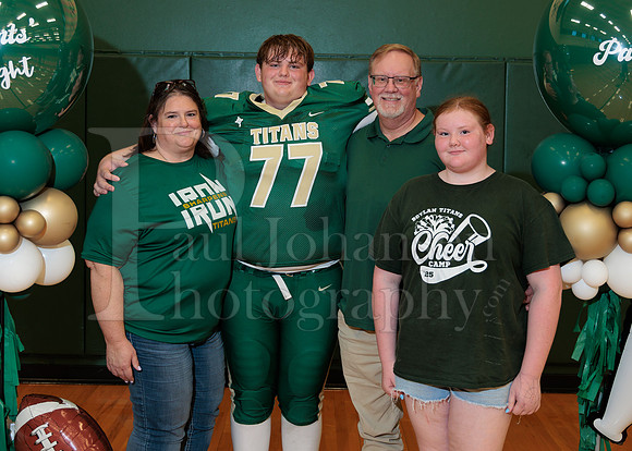 Boylan Parent Night Portraits 9-4-2026-0075