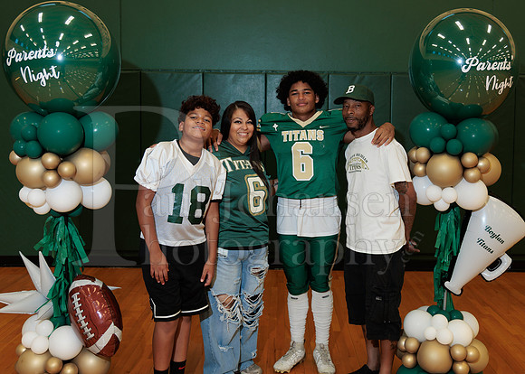 Boylan Parent Night Portraits 9-4-2026-0106