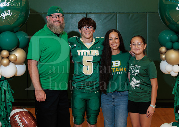 Boylan Parent Night Portraits 9-4-2026-0136