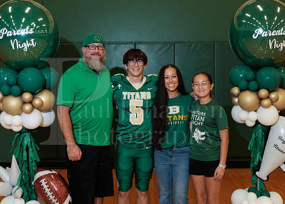 Boylan Parent Night Portraits 9-4-2026-0135
