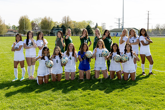 Boylan Varsity Girls Soccer Team and Senior Shoot 4-25-2024-0044