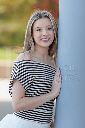 Nadia Cole Senior Images 10-24-2026-0097