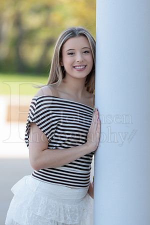 Nadia Cole Senior Images 10-24-2026-0094