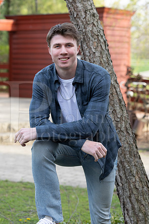 Nolan Brauns Senior Images 5-4-2022-0167