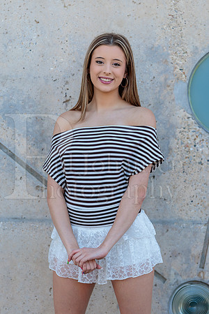 Nadia Cole Senior Images 10-24-2026-0071
