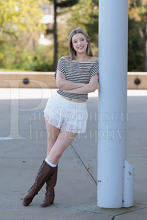 Nadia Cole Senior Images 10-24-2026-0110