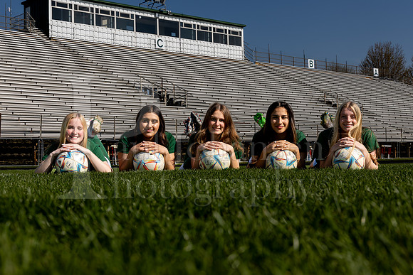 Boylan Varsity Girls Soccer Team and Senior Shoot 4-25-2024-0086