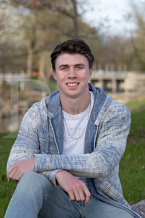 Nolan Brauns Senior Images 5-4-2022-0308