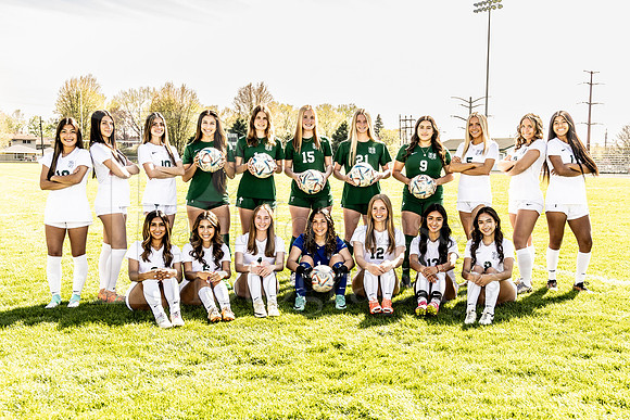 Boylan Varsity Girls Soccer Team and Senior Shoot 4-25-2024-0007