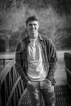 Nolan Brauns Senior Images 5-4-2022-0117