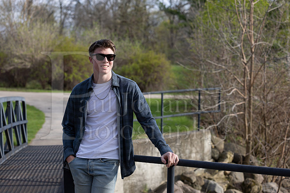 Nolan Brauns Senior Images 5-4-2022-0135