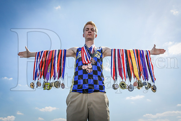 Nick Monkemeyer Senior Images Finals 5-1-2016-0215