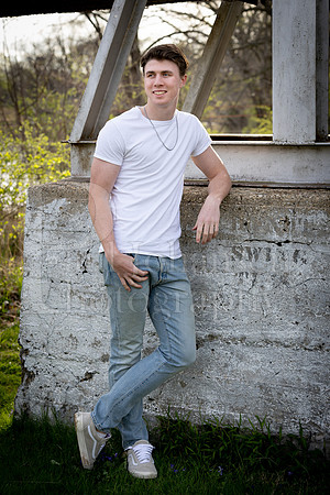 Nolan Brauns Senior Images 5-4-2022-0199