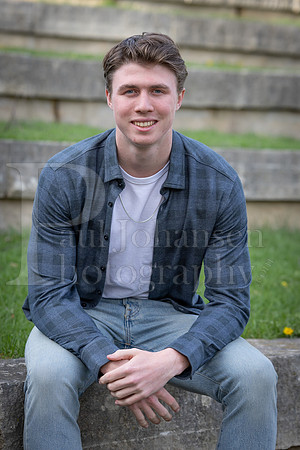 Nolan Brauns Senior Images 5-4-2022-0148