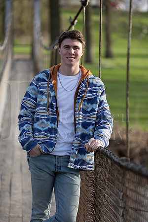 Nolan Brauns Senior Images 5-4-2022-0221