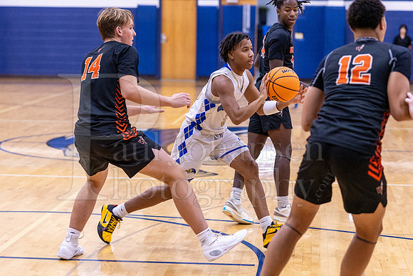 Rockford Christian Boys Varsity Basketball vs Winnebago 11-25-2024-0138
