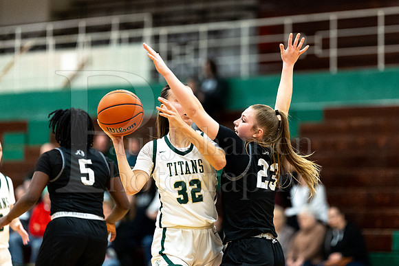 Boylan Girls Varsity Basketball vs Kaneland 12-27-2023-0408
