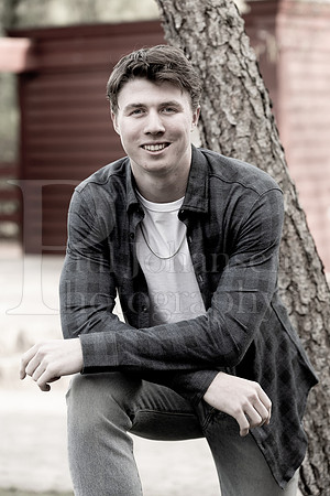Nolan Brauns Senior Images 5-4-2022-0175
