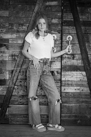 Marley Flynn Senior Images 8-11-2024-0563-2