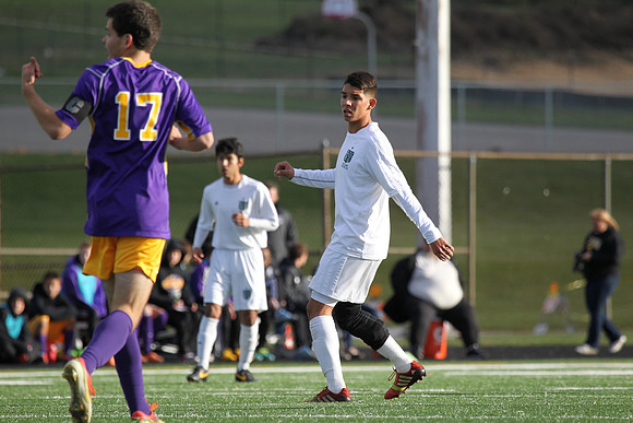 Boylan Varsity Boys Soccer vs Hononegah Regional Final 10-26-2013-4510
