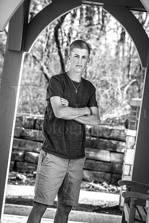Bramdon Ancona  Senior Images 4-17-2016-0098