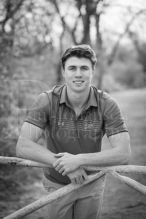 Nolan Brauns Senior Images 5-4-2022-0327
