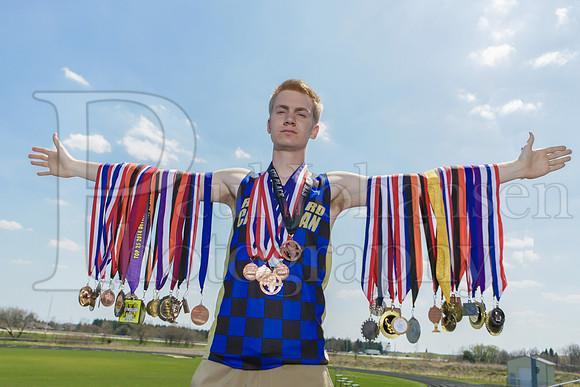 Nick Monkemeyer Senior Images 4-17-2016-0205