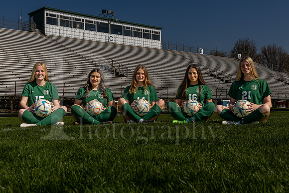 Boylan Varsity Girls Soccer Team and Senior Shoot 4-25-2024-0075
