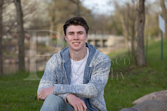 Nolan Brauns Senior Images 5-4-2022-0306