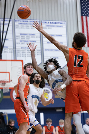 RC Boys Varsity Basketball vs Winnebago 1-29-2022-0187