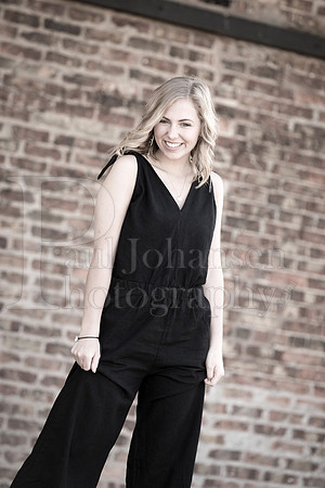 Annie Cyrs Senior Images 4-24-2018-0143-3