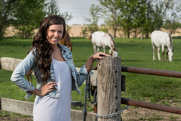 Alyssa Evett Senior Images 5-18-2014-3881-2