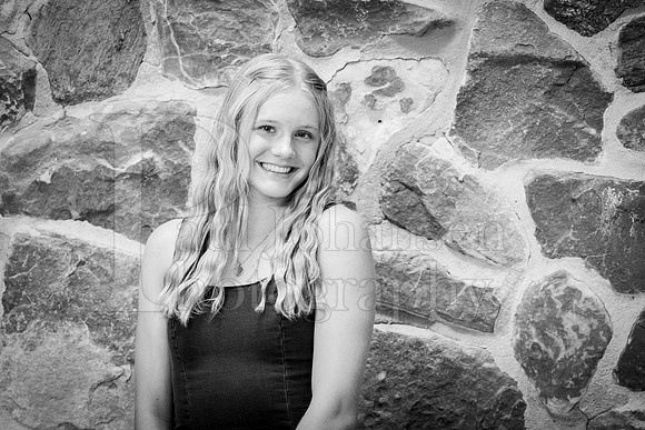 Emma Joiner Senior Images 7-25-2022-0478-2