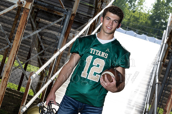 Nick Davenport Senior Images 8-4-2022-0067