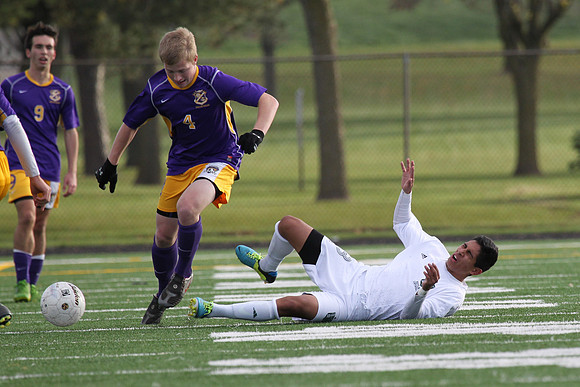 Boylan Varsity Boys Soccer vs Hononegah Regional Final 10-26-2013-4812