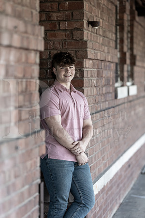 Jayden Vecchione Senior Images 5-3-2024-0216